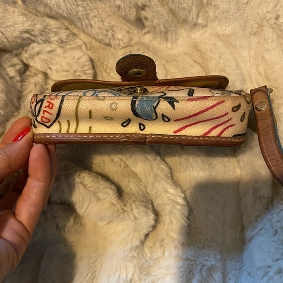Retired Vintage Dooney & Bourke Disney Sketch Print Wristlet - Picture 5 of 10